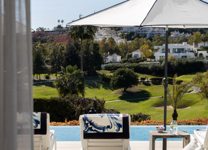 VILLA CONTEMPORÁNEA CON VISTAS PANORÁMICAS EN UN ENTORNO DE GOLF EXCLUSIVO