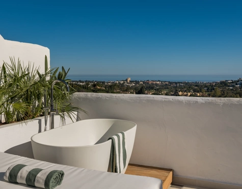 Duplex Penthouse for sale in Nueva Andalucia, Marbella