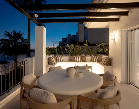 Duplex Penthouse for sale in Nueva Andalucia, Marbella