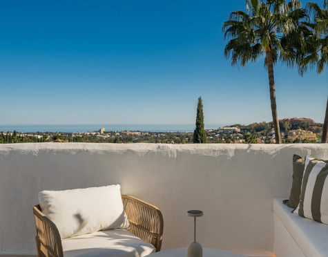 Duplex Penthouse for sale in Nueva Andalucia, Marbella
