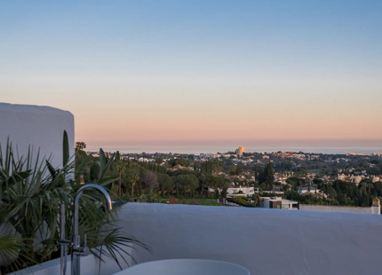 IMPRESIONANTE ÁTICO DÚPLEX EN NUEVA ANDALUCÍA CON TERRAZAS INCREÍBLES