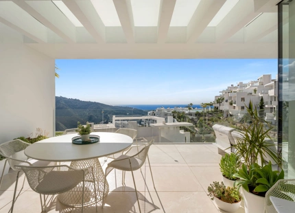 LUJOSO APARTAMENTO DE 2 DORMITORIOS CON IMPRESIONANTES VISTAS AL MAR EN OJÉN
