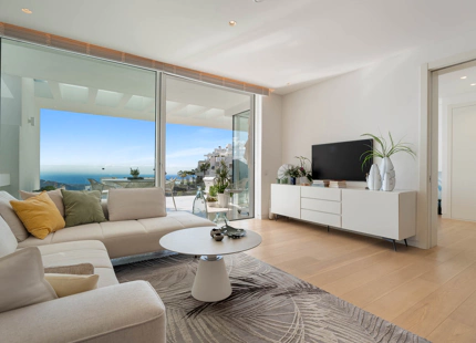LUJOSO APARTAMENTO DE 2 DORMITORIOS CON IMPRESIONANTES VISTAS AL MAR EN OJÉN