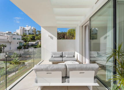 LUJOSO APARTAMENTO DE 2 DORMITORIOS CON IMPRESIONANTES VISTAS AL MAR EN OJÉN