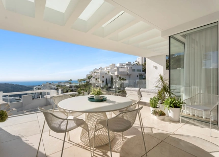 LUJOSO APARTAMENTO DE 2 DORMITORIOS CON IMPRESIONANTES VISTAS AL MAR EN OJÉN