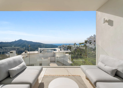 LUJOSO APARTAMENTO DE 2 DORMITORIOS CON IMPRESIONANTES VISTAS AL MAR EN OJÉN