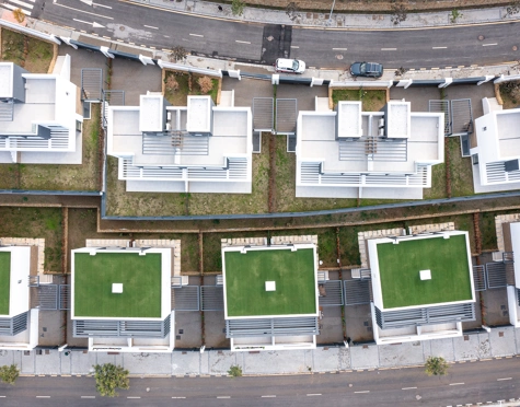 NEWLY BUILT SEMI-DETACHED TOWNHOUSE NEXT TO GOLF COURSE IN ESTEPONA