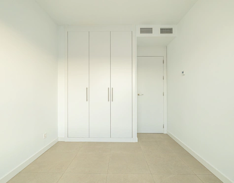 NEWLY BUILT SEMI-DETACHED TOWNHOUSE NEXT TO GOLF COURSE IN ESTEPONA
