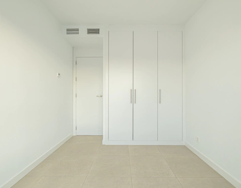NEWLY BUILT SEMI-DETACHED TOWNHOUSE NEXT TO GOLF COURSE IN ESTEPONA