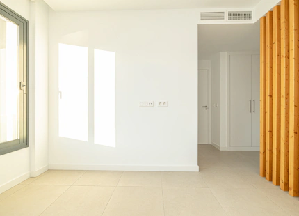 CASA ADOSADA DE NUEVA CONSTRUCCIÓN SEMI-ADOSADA JUNTO AL CAMPO DE GOLF EN ESTEPONA