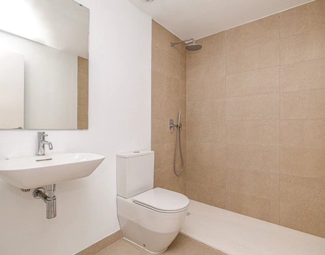 NEWLY BUILT SEMI-DETACHED TOWNHOUSE NEXT TO GOLF COURSE IN ESTEPONA