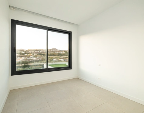NEWLY BUILT SEMI-DETACHED TOWNHOUSE NEXT TO GOLF COURSE IN ESTEPONA