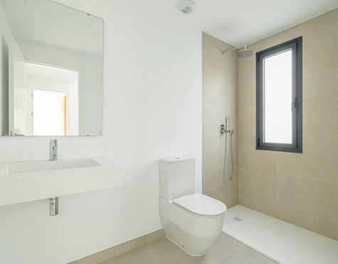 NEWLY BUILT SEMI-DETACHED TOWNHOUSE NEXT TO GOLF COURSE IN ESTEPONA