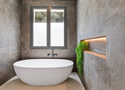 ELEGANTE VILLA DE LUJO DE 6 DORMITORIOS EN BENAHAVÍS – COMPLETAMENTE AMUEBLADA