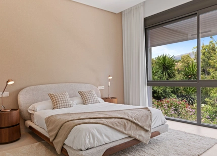 ELEGANTE VILLA DE LUJO DE 6 DORMITORIOS EN BENAHAVÍS – COMPLETAMENTE AMUEBLADA