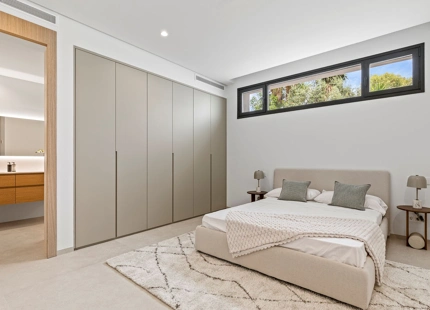 ELEGANTE VILLA DE LUJO DE 6 DORMITORIOS EN BENAHAVÍS – COMPLETAMENTE AMUEBLADA