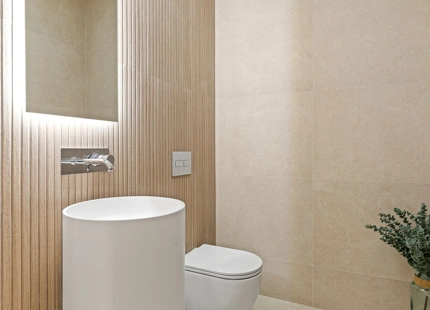ELEGANTE VILLA DE LUJO DE 6 DORMITORIOS EN BENAHAVÍS – COMPLETAMENTE AMUEBLADA