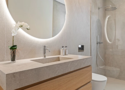 ELEGANTE VILLA DE LUJO DE 6 DORMITORIOS EN BENAHAVÍS – COMPLETAMENTE AMUEBLADA