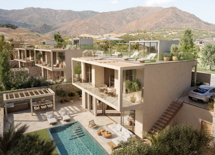 VILLA EN PRIMERA LÍNEA DE GOLF EN ESTEPONA – NUEVO DESARROLLO DE LUJO