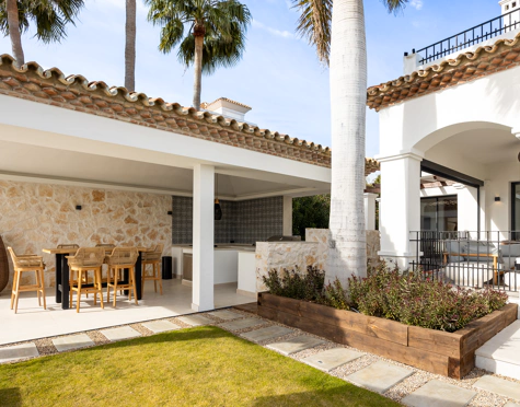 Villa for sale in Los Flamingos, Benahavis