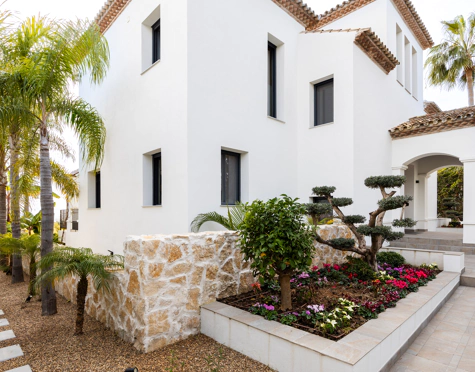 Villa for sale in Los Flamingos, Benahavis