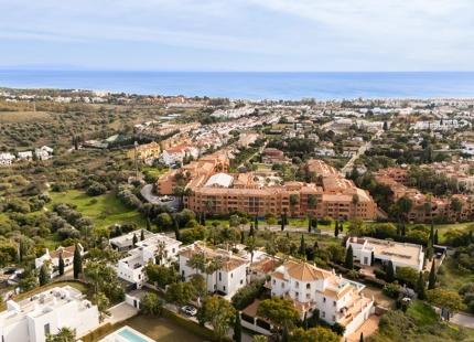 VILLA EXCEPCIONAL DE 4 DORMITORIOS CON IMPRESIONANTES VISTAS AL MAR EN BENAHAVÍS