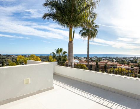 Villa for sale in Los Flamingos, Benahavis