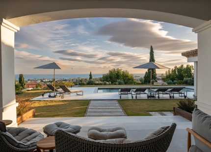 VILLA EXCEPCIONAL DE 4 DORMITORIOS CON IMPRESIONANTES VISTAS AL MAR EN BENAHAVÍS