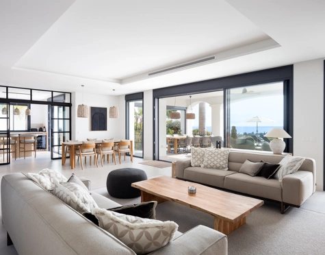 Villa for sale in Los Flamingos, Benahavis