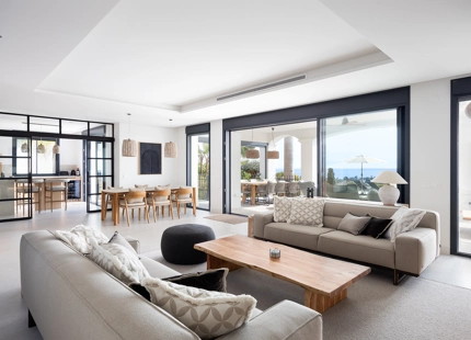 VILLA EXCEPCIONAL DE 4 DORMITORIOS CON IMPRESIONANTES VISTAS AL MAR EN BENAHAVÍS