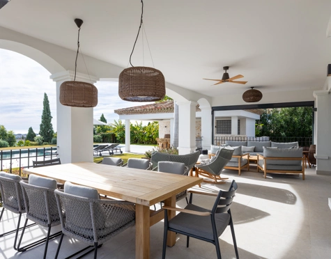 Villa for sale in Los Flamingos, Benahavis