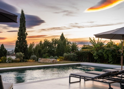 VILLA EXCEPCIONAL DE 4 DORMITORIOS CON IMPRESIONANTES VISTAS AL MAR EN BENAHAVÍS