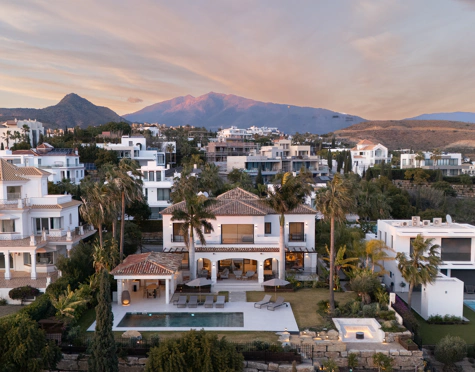 Villa for sale in Los Flamingos, Benahavis