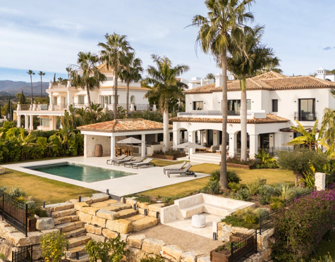 Villa for sale in Los Flamingos, Benahavis