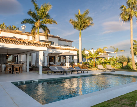 Villa for sale in Los Flamingos, Benahavis