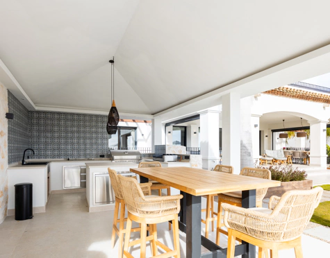Villa for sale in Los Flamingos, Benahavis