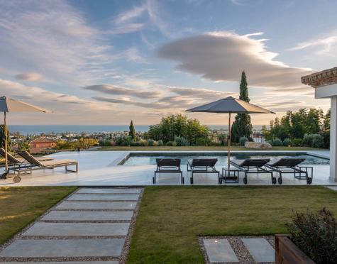 Villa for sale in Los Flamingos, Benahavis
