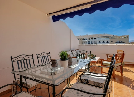 ÁTICO DÚPLEX ELEGANTE CON AMPLIA TERRAZA EN SAN PEDRO DE ALCÁNTARA