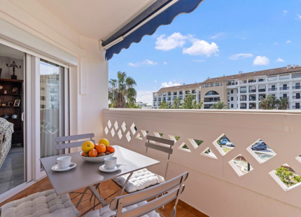 ÁTICO DÚPLEX ELEGANTE CON AMPLIA TERRAZA EN SAN PEDRO DE ALCÁNTARA