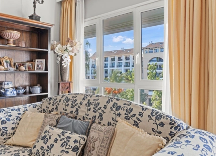 ÁTICO DÚPLEX ELEGANTE CON AMPLIA TERRAZA EN SAN PEDRO DE ALCÁNTARA