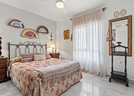 ÁTICO DÚPLEX ELEGANTE CON AMPLIA TERRAZA EN SAN PEDRO DE ALCÁNTARA