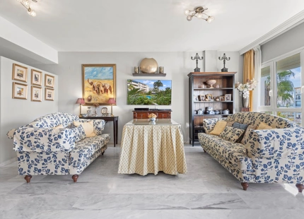 ÁTICO DÚPLEX ELEGANTE CON AMPLIA TERRAZA EN SAN PEDRO DE ALCÁNTARA