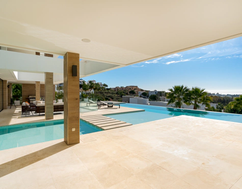 Villa en venta en La Alqueria, Benahavis