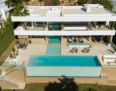 Villa en venta en La Alqueria, Benahavis