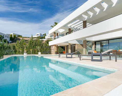 Villa en venta en La Alqueria, Benahavis