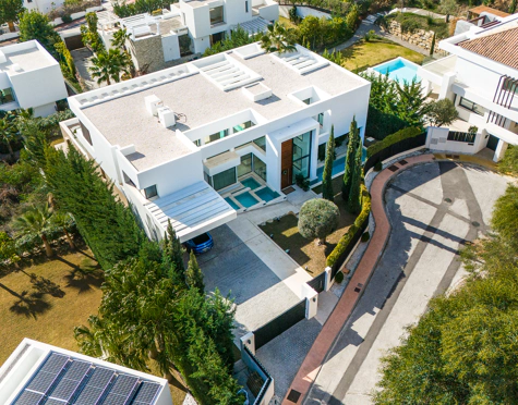 Villa en venta en La Alqueria, Benahavis