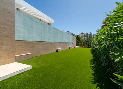 VILLA DE LUJO CONTEMPORÁNEA CON VISTAS PANORÁMICAS EN LA ALQUERÍA, BENAHAVÍS