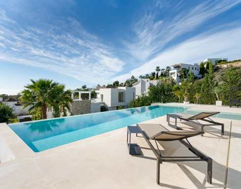 Villa en venta en La Alqueria, Benahavis