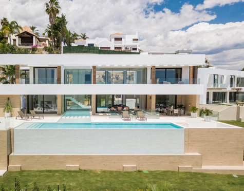 Villa en venta en La Alqueria, Benahavis