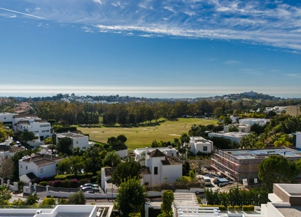 VILLA DE LUJO CONTEMPORÁNEA CON VISTAS PANORÁMICAS EN LA ALQUERÍA, BENAHAVÍS